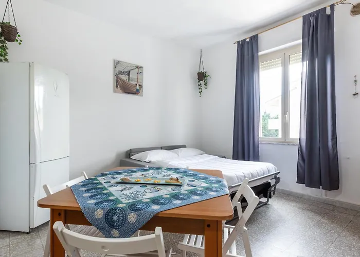 Poseidone Parcheggio Privato E Wifi דירה פרנקווילה אל מארה